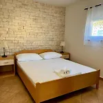 Franko Apartamento Povljana