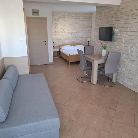 Apartment Franko *