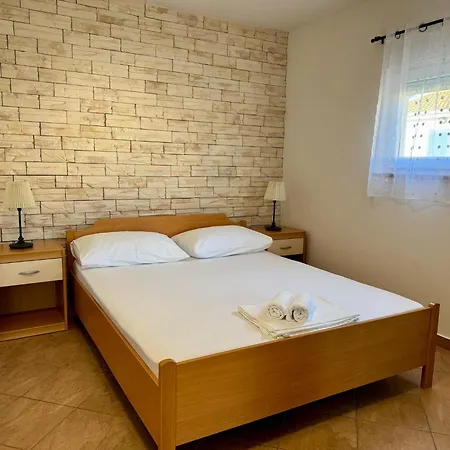 Franko Apartman Povljana
