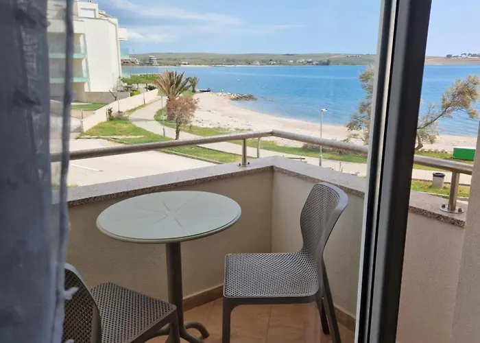 Apartment Franko Povljana