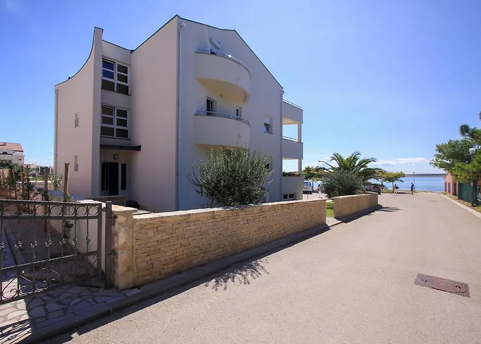 Apartment Franko Povljana